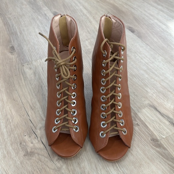 NEW Women’s Perphy Peep Toe Lace Up Boots - Picture 2 of 6